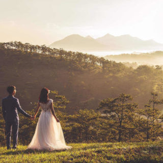 What Time Is Golden Hour and Why Is the Best for Wedding or Engagement Portraits