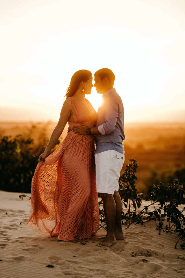Many photographers also use golden hour during engagement sessions