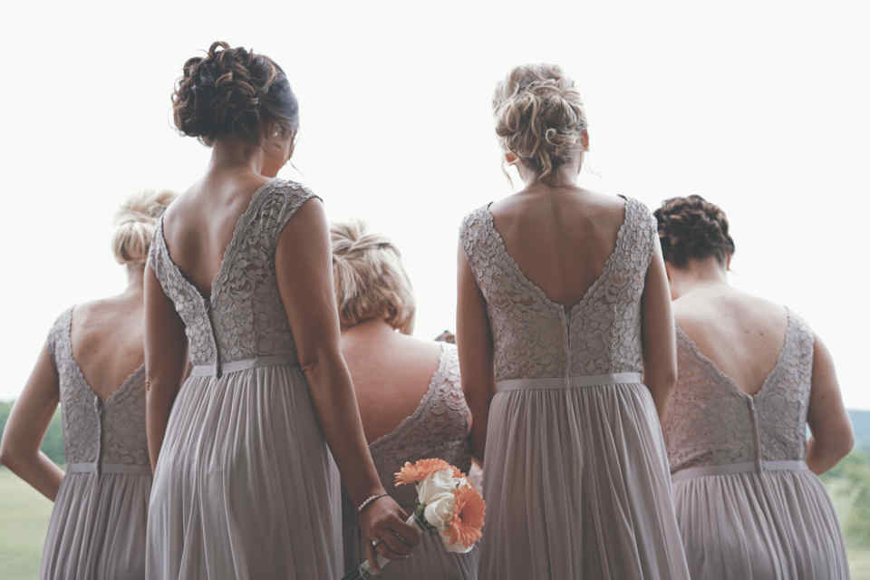 Choosing a bridesmaid who is already married today is no longer unusual