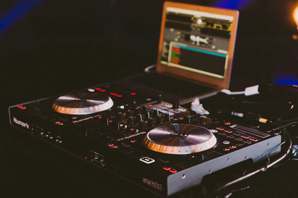 A wedding DJ charges between $150 – $300 for an hour-long performance