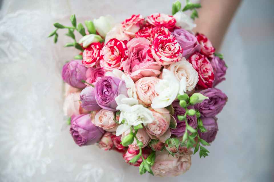 On average, procuring wedding flowers could cost anywhere between $600 and $3,000 in 2021 